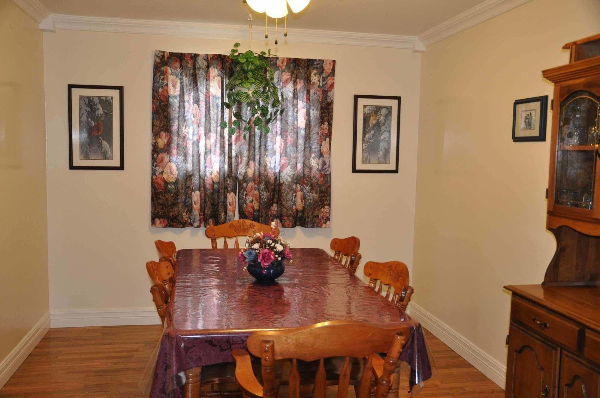 Comerford'S Ocean View Suites * Holyrood