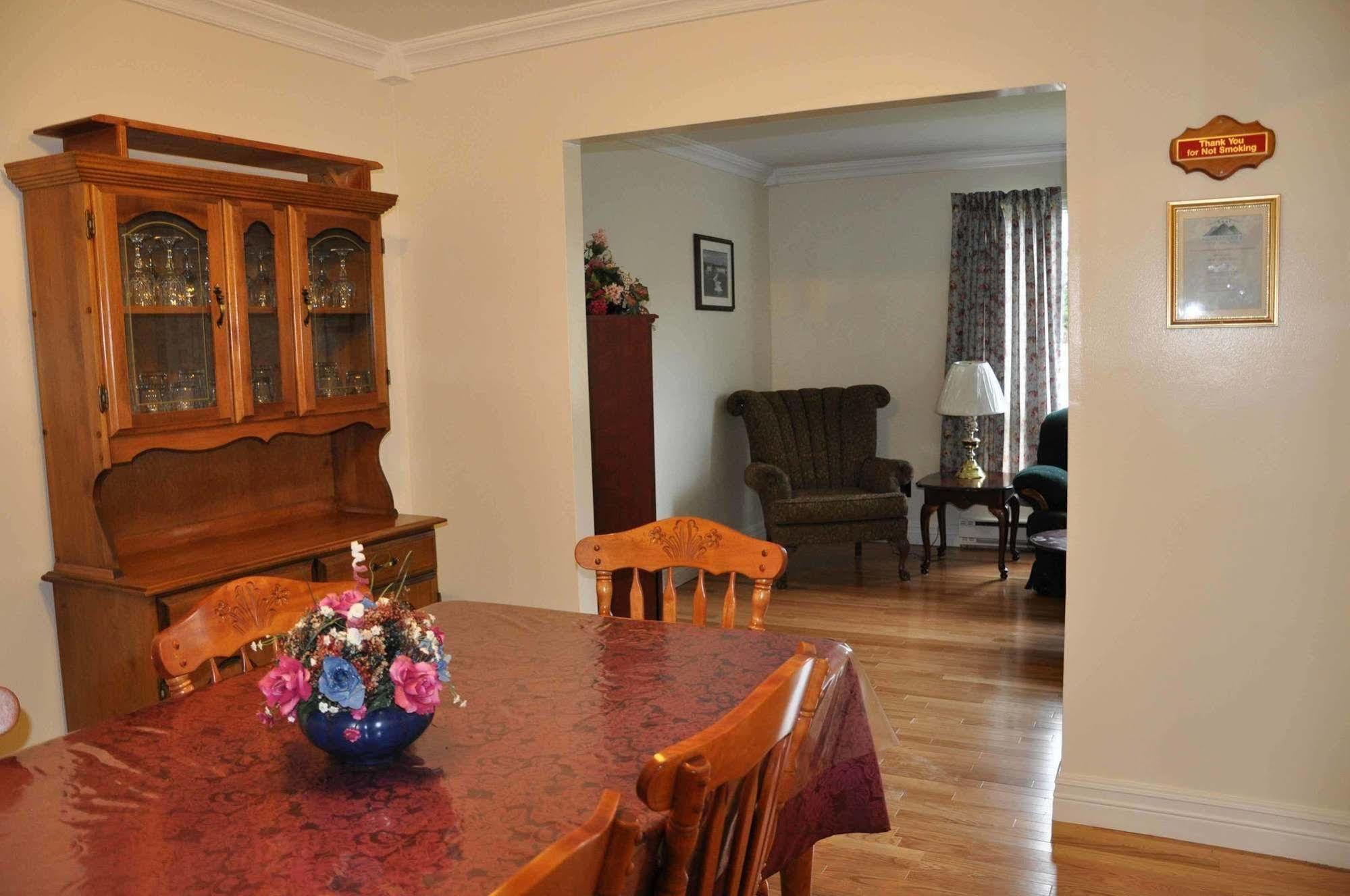 Comerford'S Ocean View Suites * Holyrood